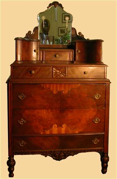 Walnut-veneered ladies chest of drawers c.1940 from our Antiques Catalogue - phoenixant.com